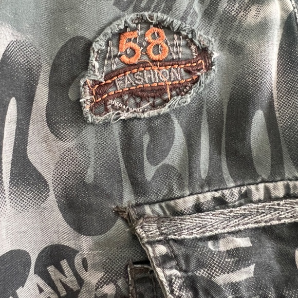 Script Camo cargo Shorts , black/ Grey/  XL NEW - Picture 3 of 8